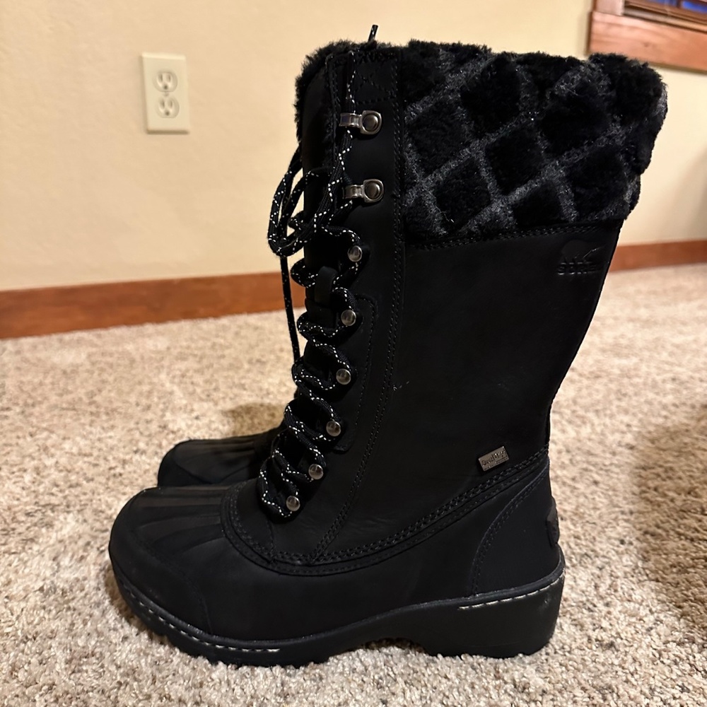 Sorel Boots - Picture 3 of 6